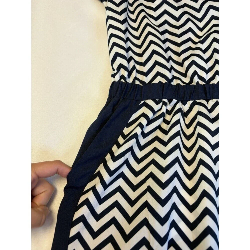 MILANO White Navy Chevron Sleeveless Jumpsuit Medium Snap Front Lightweight
